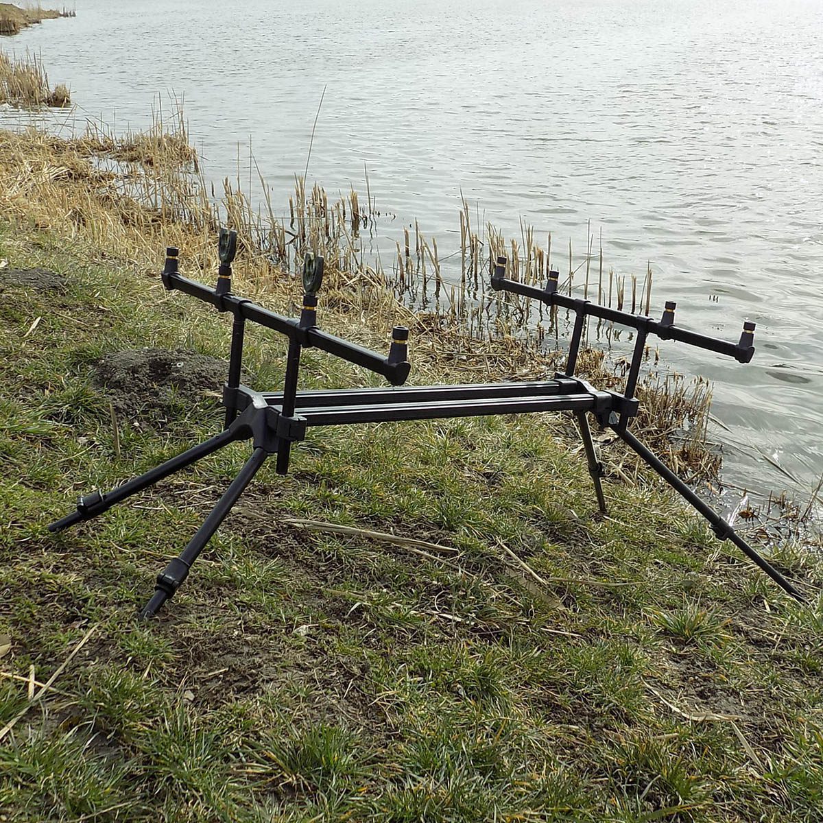 Az új jelzők egy tavaly debütált rod-podon, a Carp Expert Robuston kaptak lehetőséget a bizonyításra Az új jelzők egy tavaly debütált rod-podon, a Carp Expert Robuston kaptak lehetőséget a bizonyításra